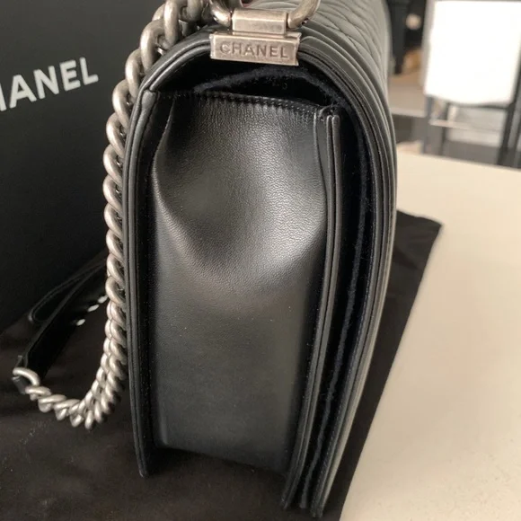 Chanel Large Boy Black Bag - Picture 3 of 15